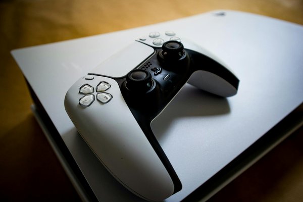 Quelles techniques pour créer des environnements immersifs dans un jeu de survie horreur ?